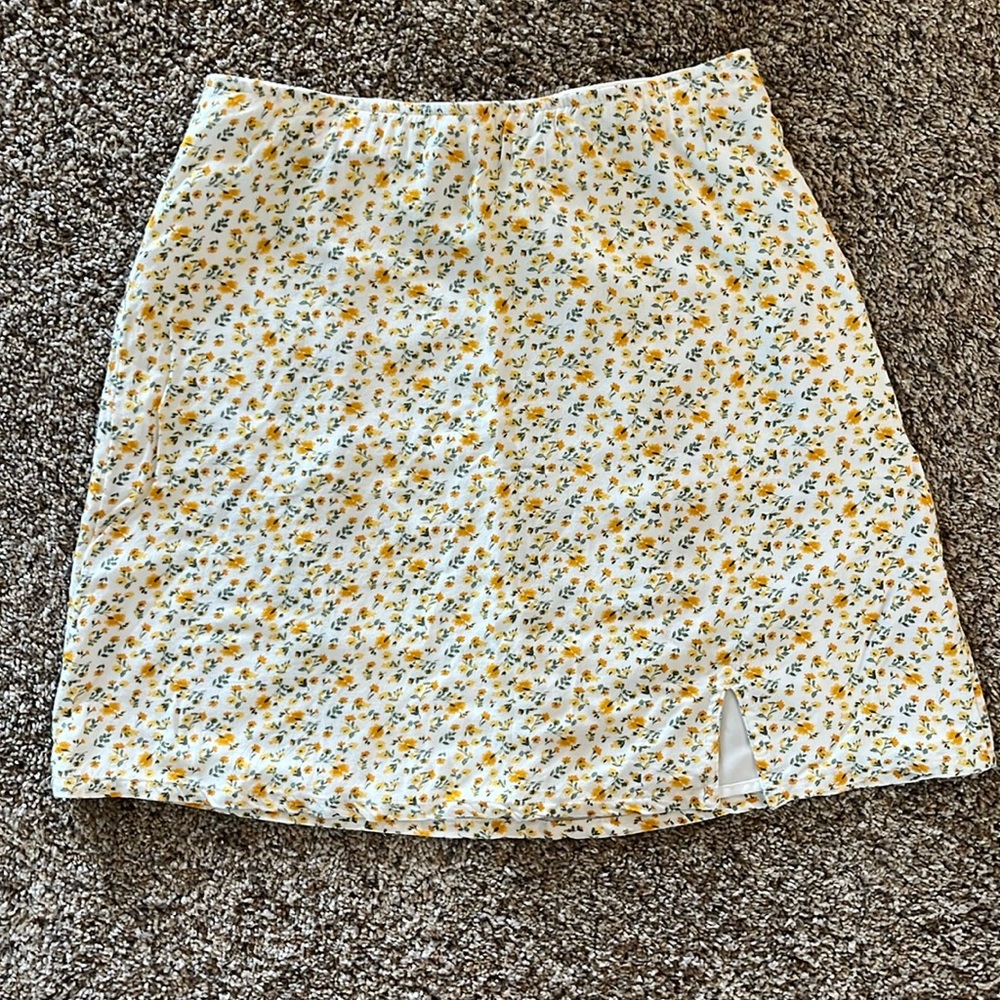 HOLLISTER floral skirt